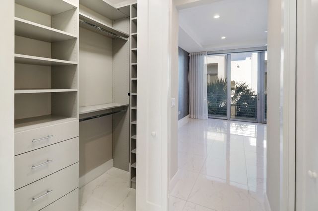 4033 NW 17th Way, Boca Raton, FL 33431