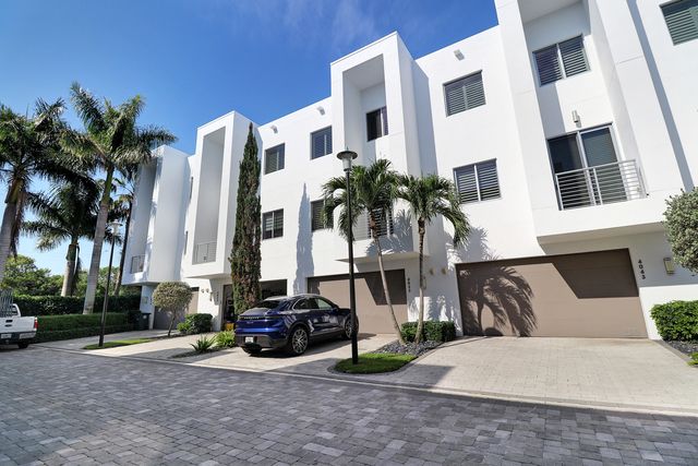 4033 NW 17th Way, Boca Raton, FL 33431