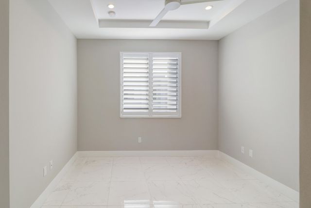4033 NW 17th Way, Boca Raton, FL 33431
