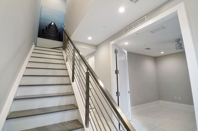 4033 NW 17th Way, Boca Raton, FL 33431