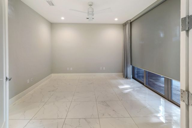4033 NW 17th Way, Boca Raton, FL 33431
