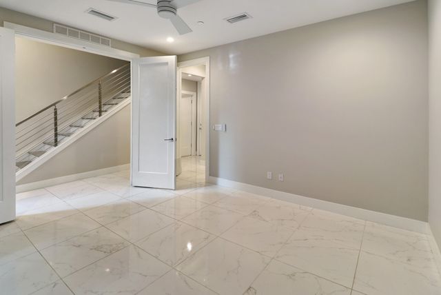 4033 NW 17th Way, Boca Raton, FL 33431