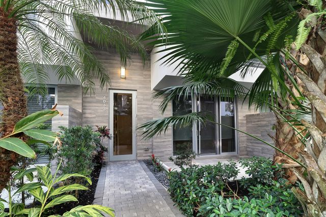 4033 NW 17th Way, Boca Raton, FL 33431
