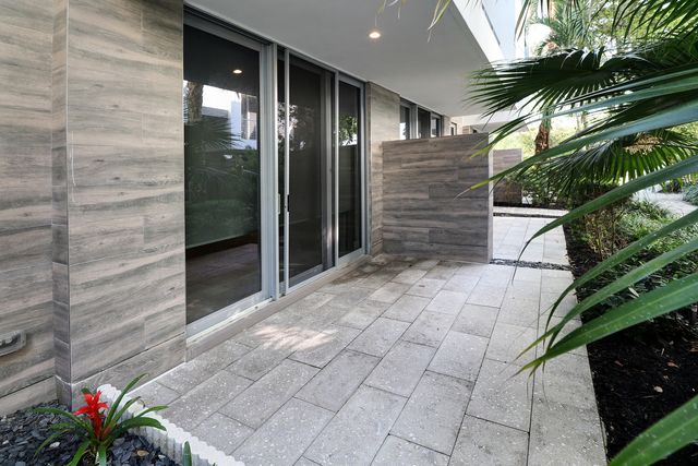 4033 NW 17th Way, Boca Raton, FL 33431