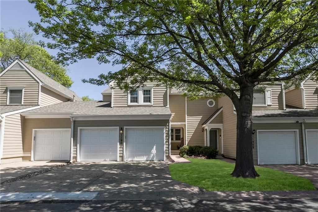 11905 Centennial Park Street, Overland Park, KS 66213