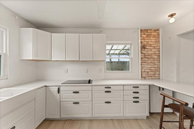 2888 Losantiville Avenue, Cincinnati, OH 45213