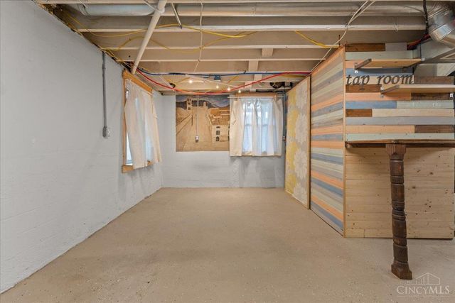 2888 Losantiville Avenue, Cincinnati, OH 45213