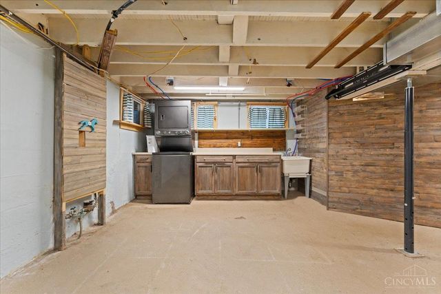 2888 Losantiville Avenue, Cincinnati, OH 45213