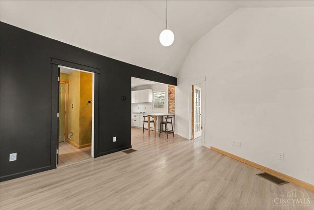 2888 Losantiville Avenue, Cincinnati, OH 45213