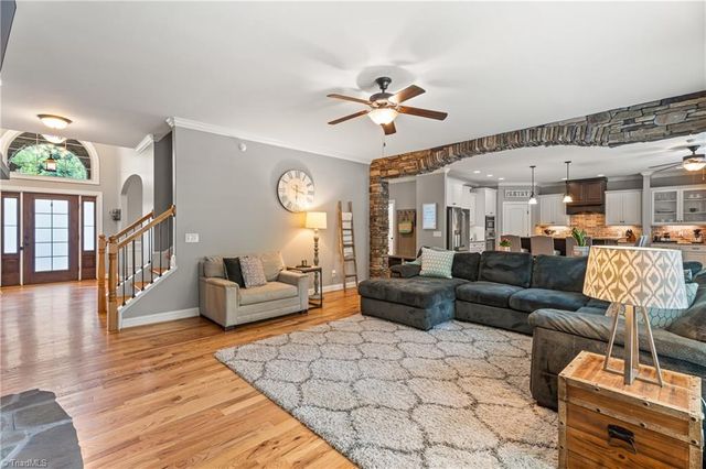 2162 Summerlyn Park Drive, Kernersville, NC 27284