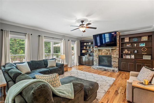 2162 Summerlyn Park Drive, Kernersville, NC 27284