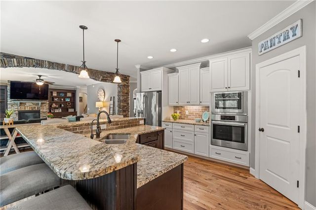 2162 Summerlyn Park Drive, Kernersville, NC 27284