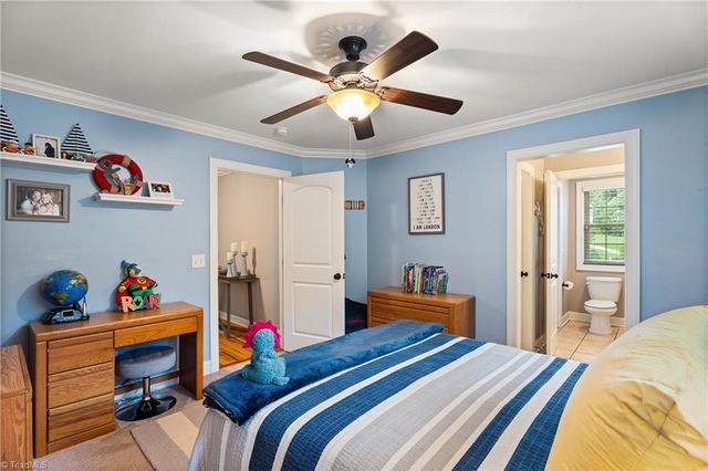2162 Summerlyn Park Drive, Kernersville, NC 27284