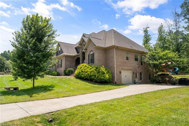 2162 Summerlyn Park Drive, Kernersville, NC 27284