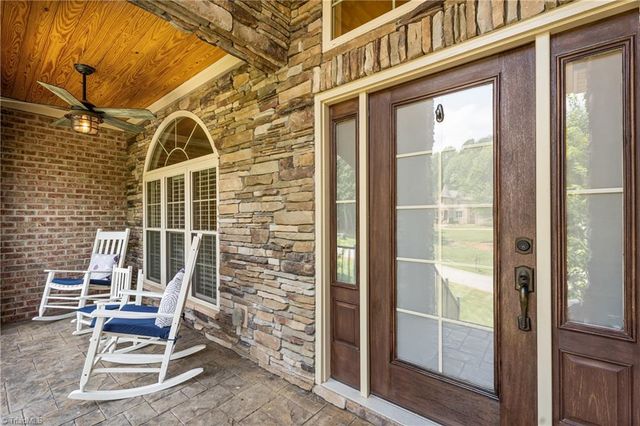 2162 Summerlyn Park Drive, Kernersville, NC 27284