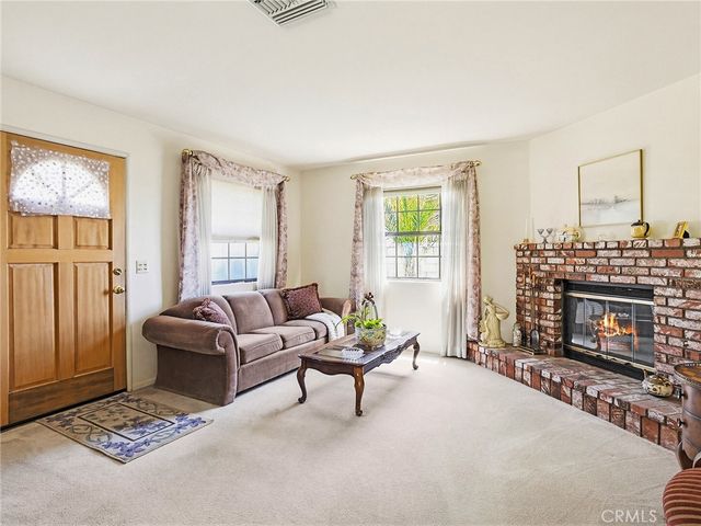 921 E Elmwood Avenue, Burbank, CA 91501