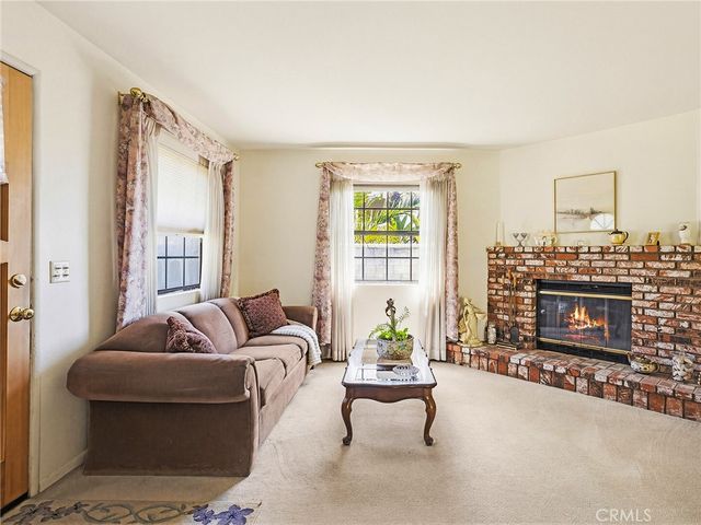 921 E Elmwood Avenue, Burbank, CA 91501