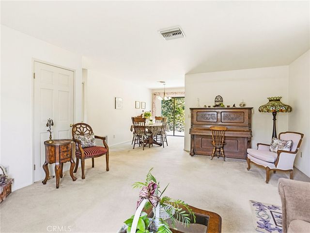 921 E Elmwood Avenue, Burbank, CA 91501