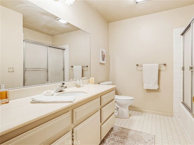 921 E Elmwood Avenue, Burbank, CA 91501