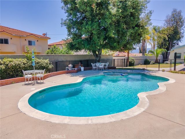 921 E Elmwood Avenue, Burbank, CA 91501