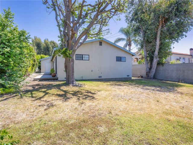 921 E Elmwood Avenue, Burbank, CA 91501