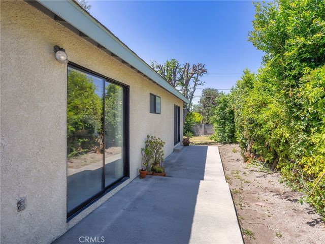 921 E Elmwood Avenue, Burbank, CA 91501