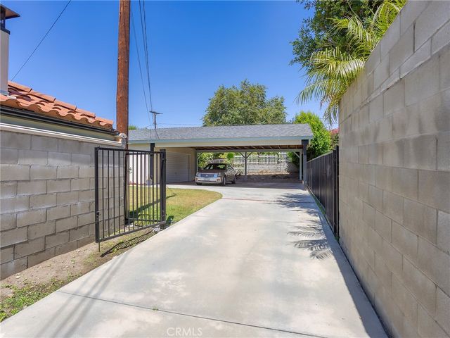 921 E Elmwood Avenue, Burbank, CA 91501