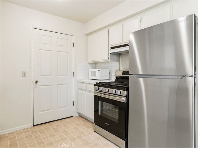 921 E Elmwood Avenue, Burbank, CA 91501
