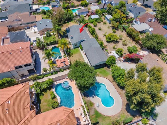 921 E Elmwood Avenue, Burbank, CA 91501