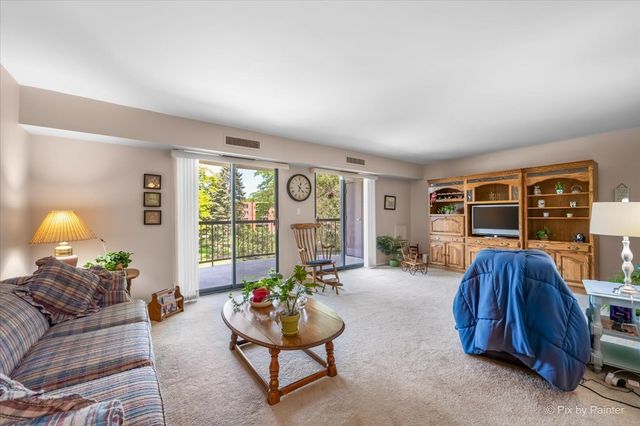 1605 E Central Road 301A, Arlington Heights, IL 60005