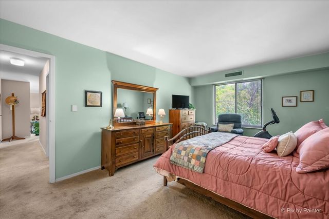 1605 E Central Road 301A, Arlington Heights, IL 60005