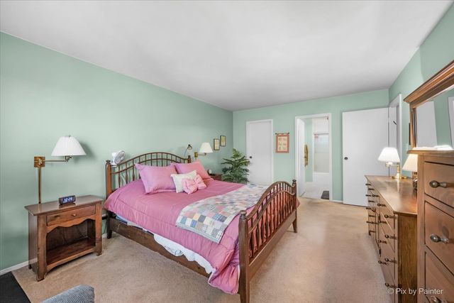 1605 E Central Road 301A, Arlington Heights, IL 60005
