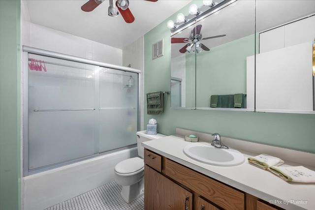 1605 E Central Road 301A, Arlington Heights, IL 60005