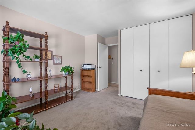 1605 E Central Road 301A, Arlington Heights, IL 60005