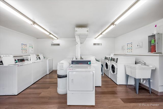 1605 E Central Road 301A, Arlington Heights, IL 60005