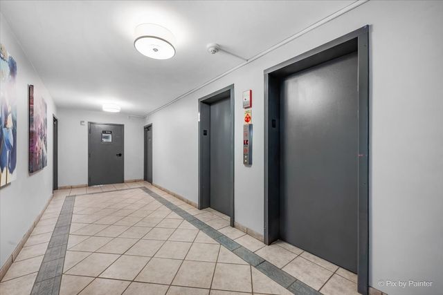 1605 E Central Road 301A, Arlington Heights, IL 60005