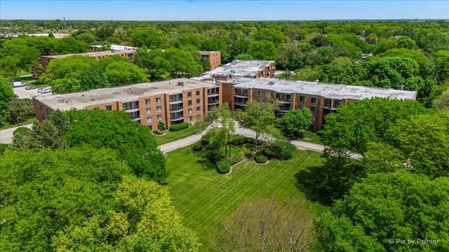 1605 E Central Road 301A, Arlington Heights, IL 60005