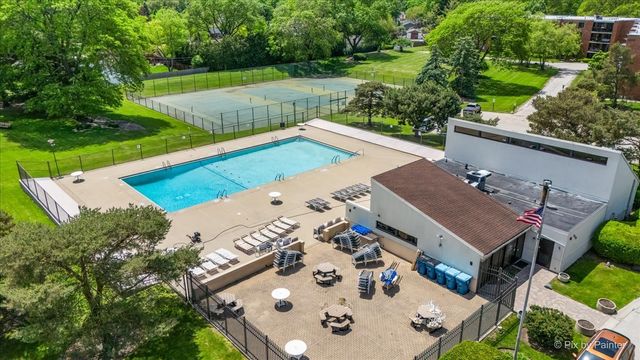 1605 E Central Road 301A, Arlington Heights, IL 60005