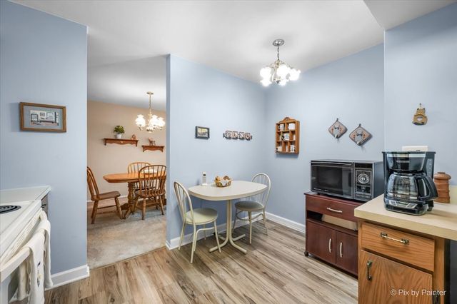 1605 E Central Road 301A, Arlington Heights, IL 60005