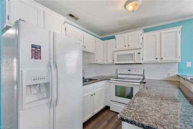 3440 Clover RD E, Chesapeake, VA 23321