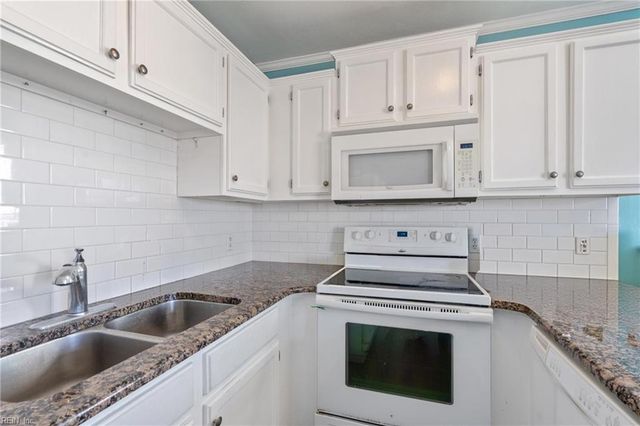 3440 Clover RD E, Chesapeake, VA 23321