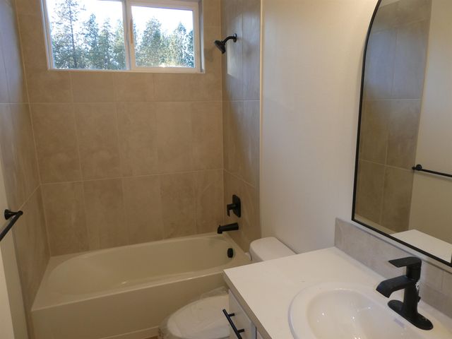 3207 S Custer Ln, Spokane, WA 99223