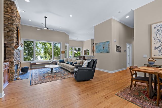 206 N Beacon Shores Drive, Seneca, SC 29672