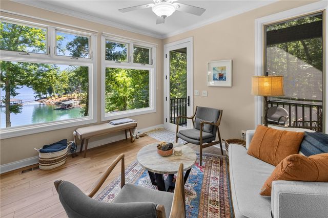 206 N Beacon Shores Drive, Seneca, SC 29672
