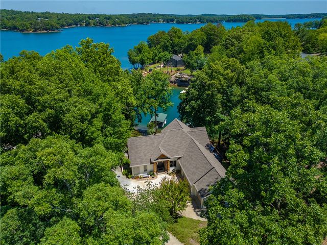 206 N Beacon Shores Drive, Seneca, SC 29672