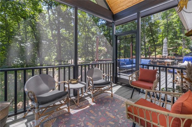 206 N Beacon Shores Drive, Seneca, SC 29672