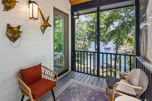 206 N Beacon Shores Drive, Seneca, SC 29672