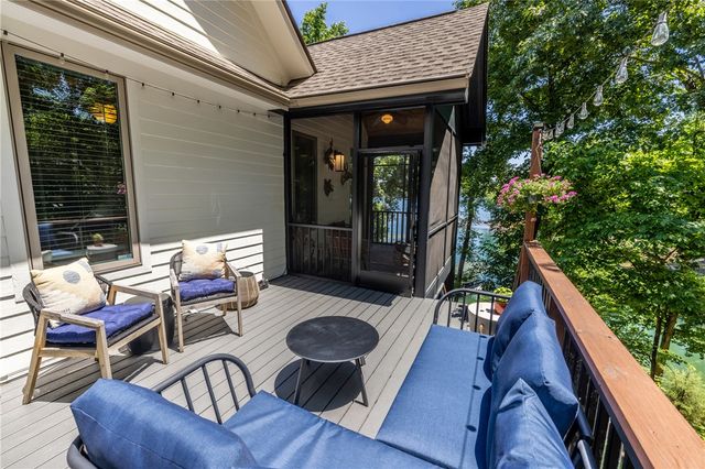 206 N Beacon Shores Drive, Seneca, SC 29672