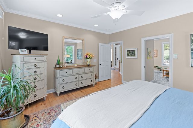 206 N Beacon Shores Drive, Seneca, SC 29672
