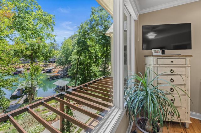 206 N Beacon Shores Drive, Seneca, SC 29672